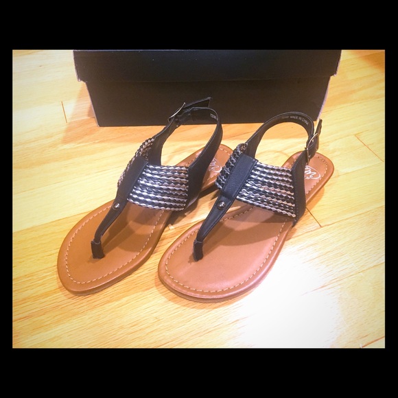 SM New York Shoes - NIB Woven Black&Silver Sandals Sz 6